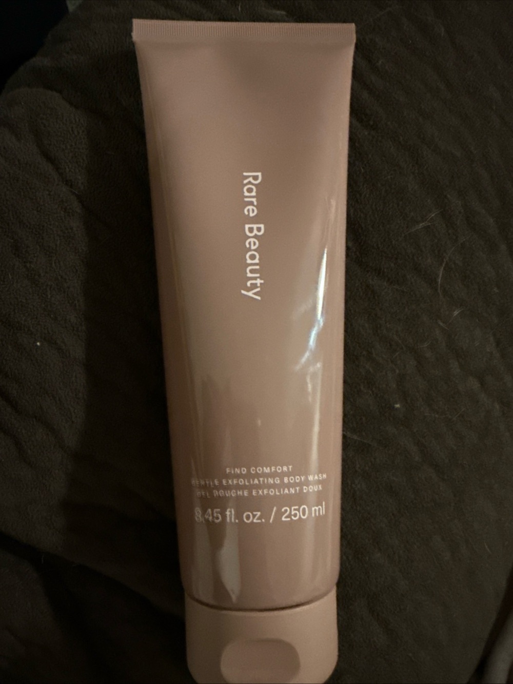 New-Rare Beauty Find Comfort Exfoliating Body Wash